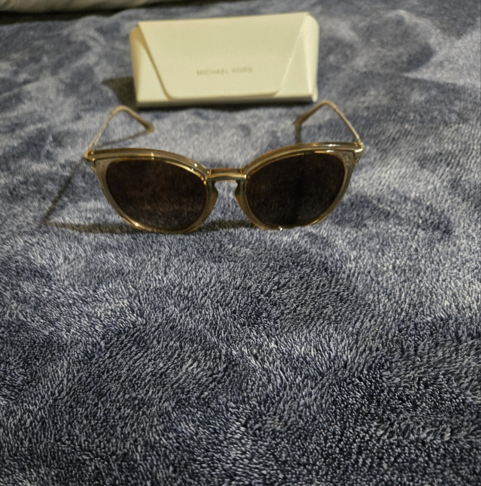 Ladies sunglasses